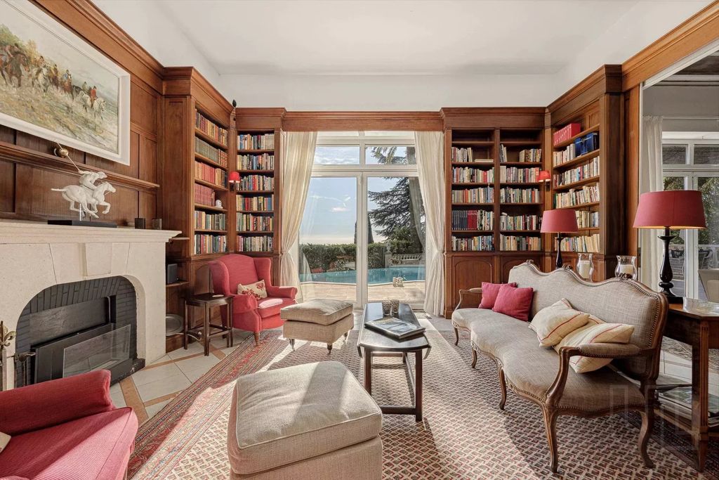 Property photo 3 of 8