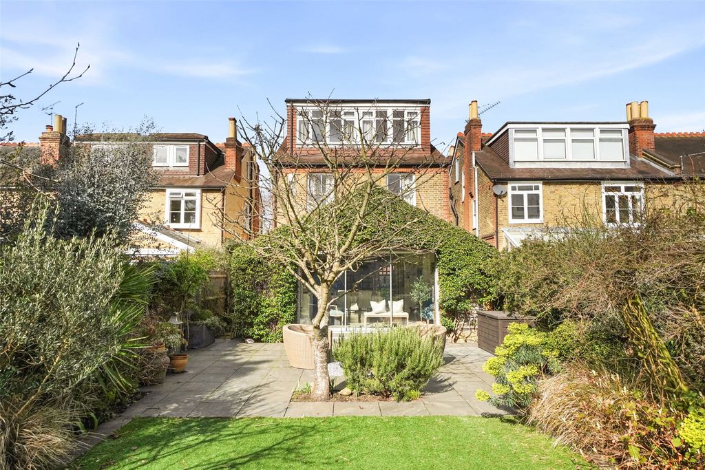 Property photo 2 of 17 Picture No. 30