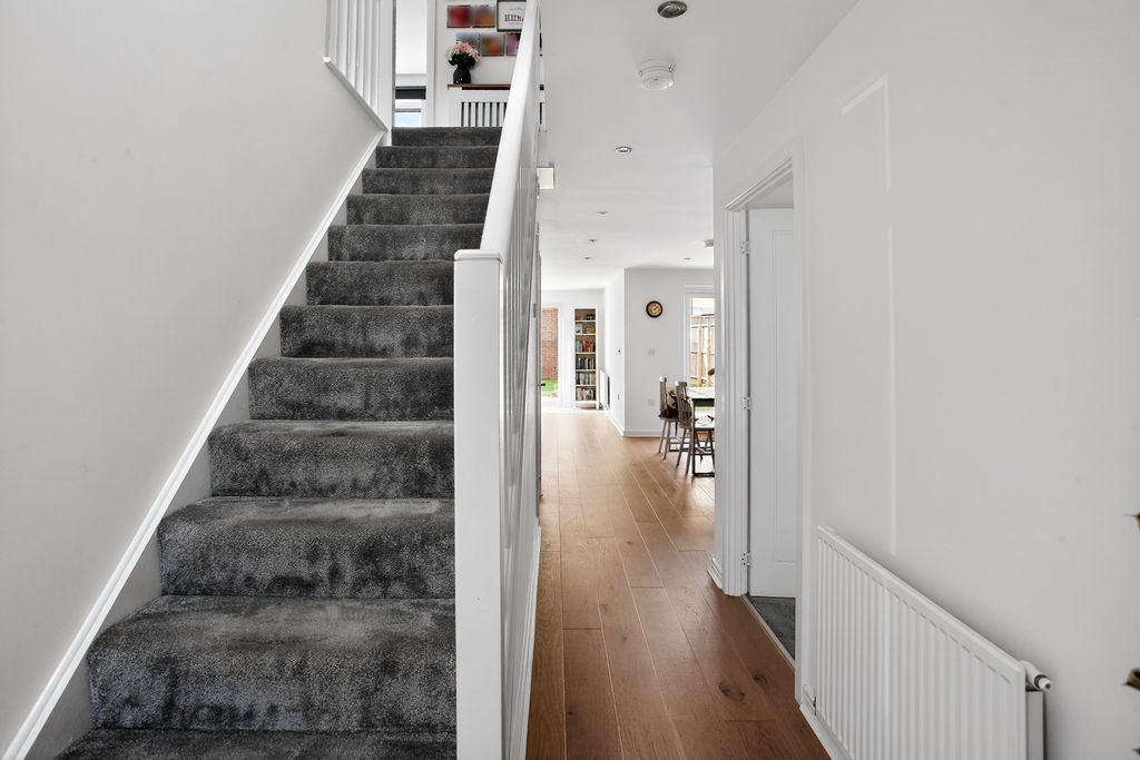 Property photo 2 of 20 Entrance Hallway