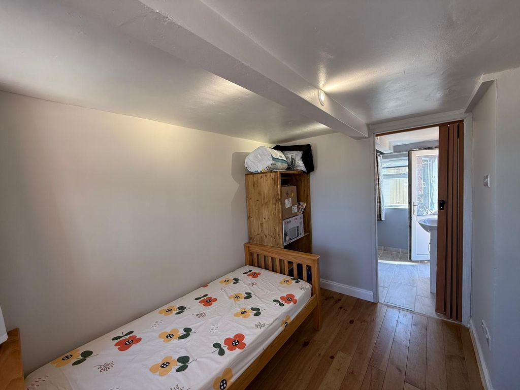 Property photo 2 of 7 Image