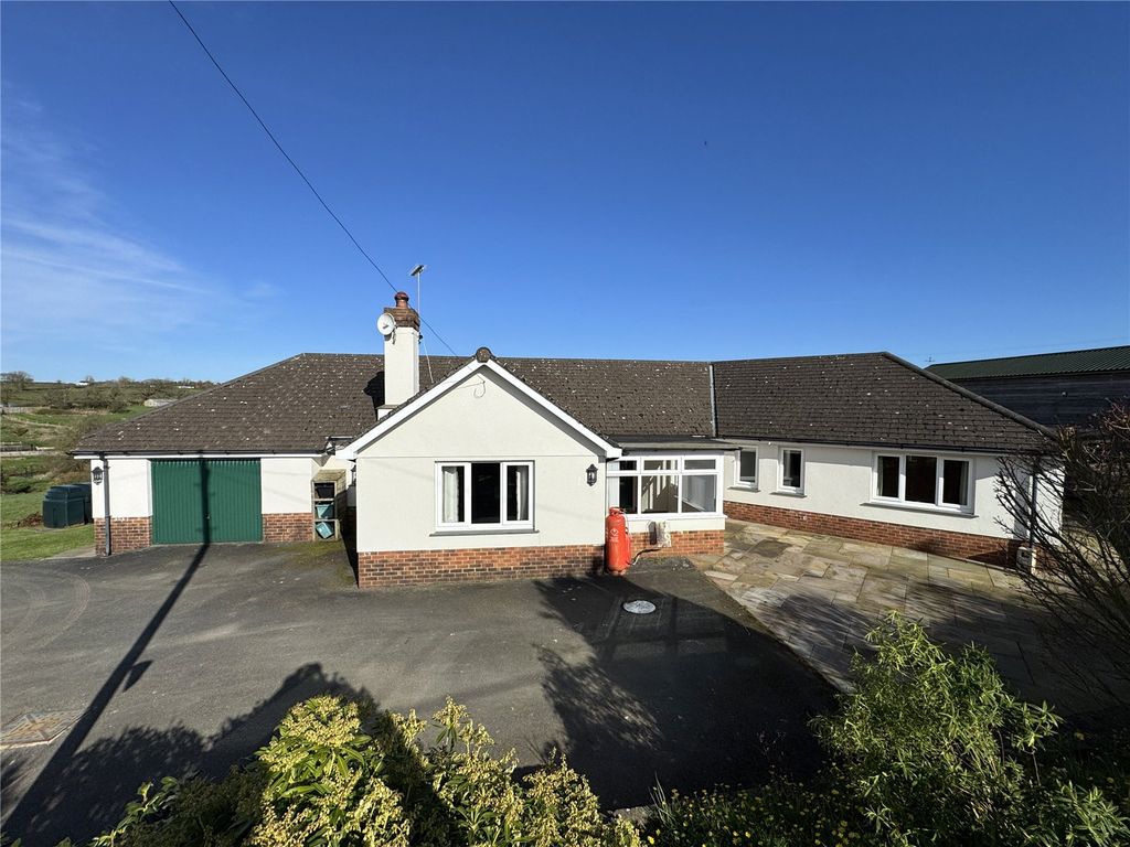 Property photo 2 of 38 Picture No. 35