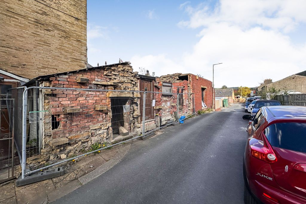 Property photo 1 of 8 5 Back George Street, Mytholmroyd, Hebden Bridge, Hx7 5Dt
