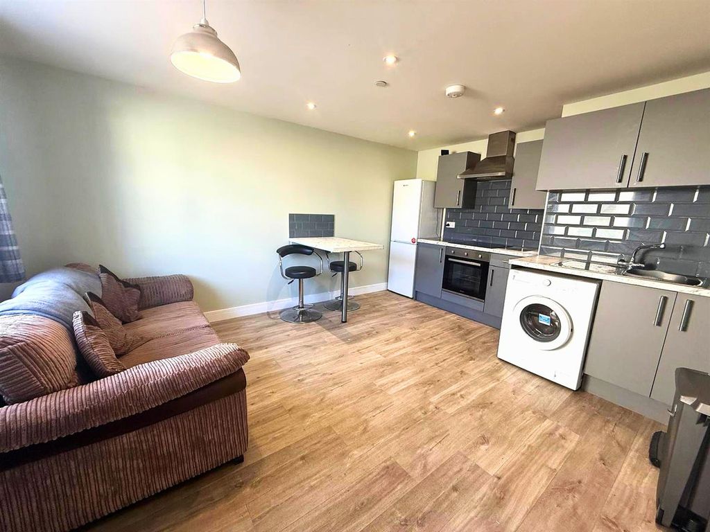 Property photo 1 of 6 B3c429A7-38d6-48B0-9771-25F8545Bd0A6.Jpg