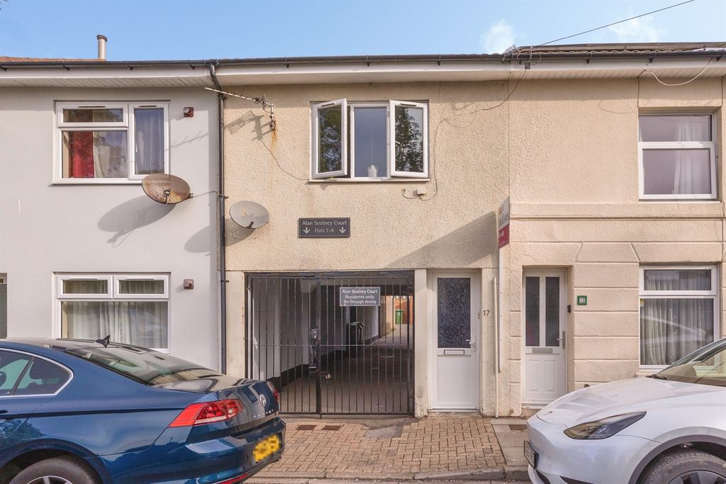 Property photo 1 of 13