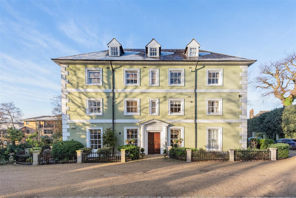 Property photo 1 of 14 15 The Mount House - Front External.Jpg