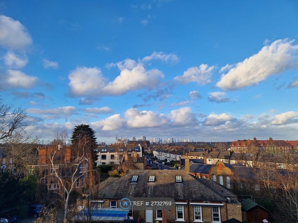 Property photo 2 of 9 Apartment View Towards London