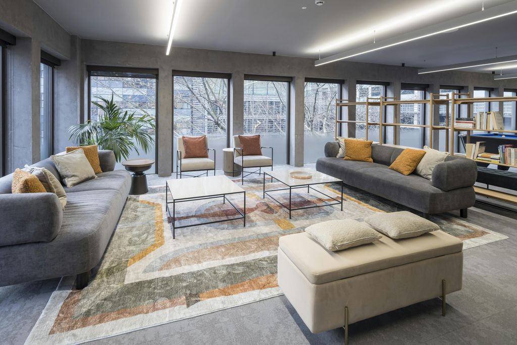 Property photo 1 of 20 Office Floor