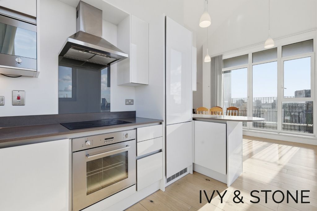 Property photo 2 of 25 4645373