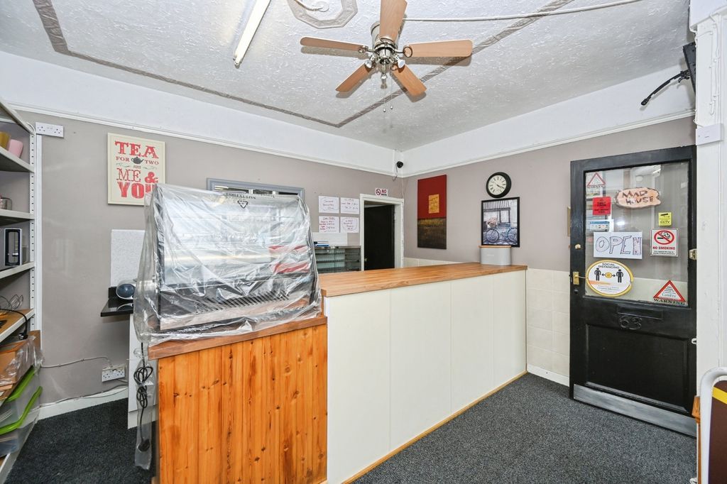 Property photo 2 of 17 Photo