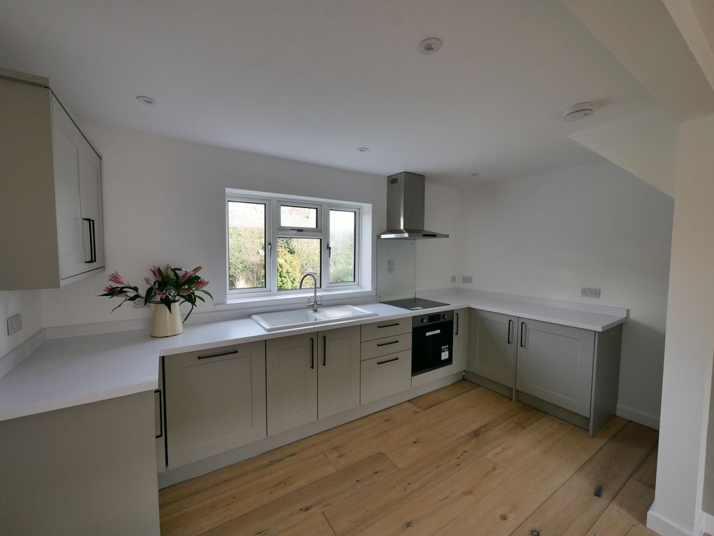 Property photo 2 of 9 Kitchen