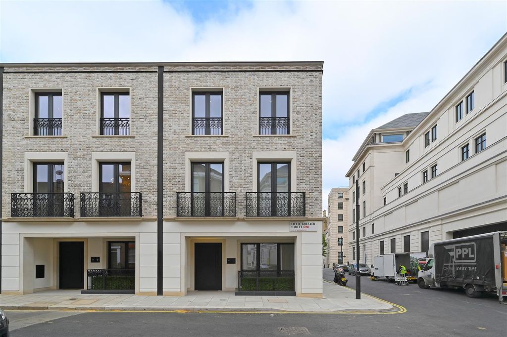 Property photo 2 of 18 1-Little-Chester-Street (18).Jpg