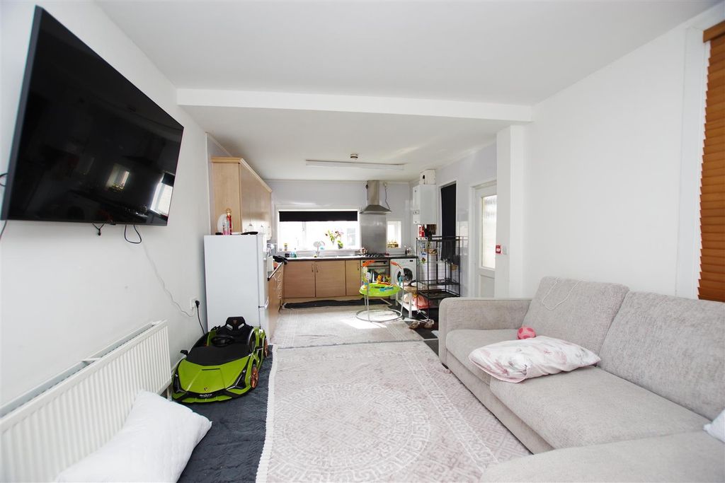 Property photo 2 of 13