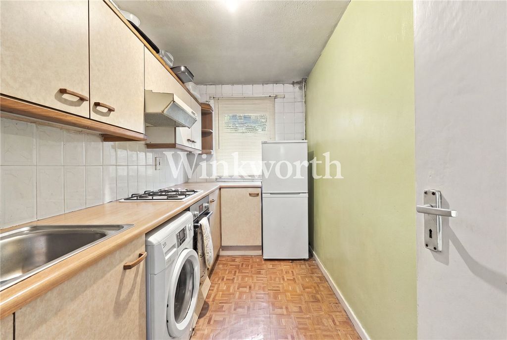 Property photo 3 of 12 Picture No. 11