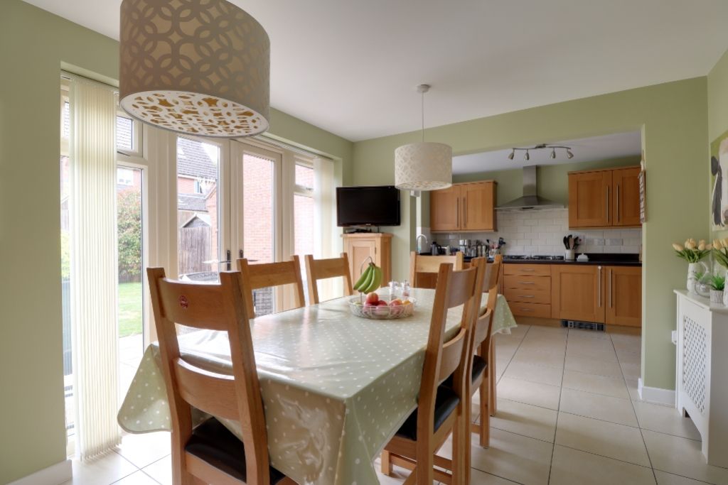 Property photo 3 of 18 Kitchen Diner