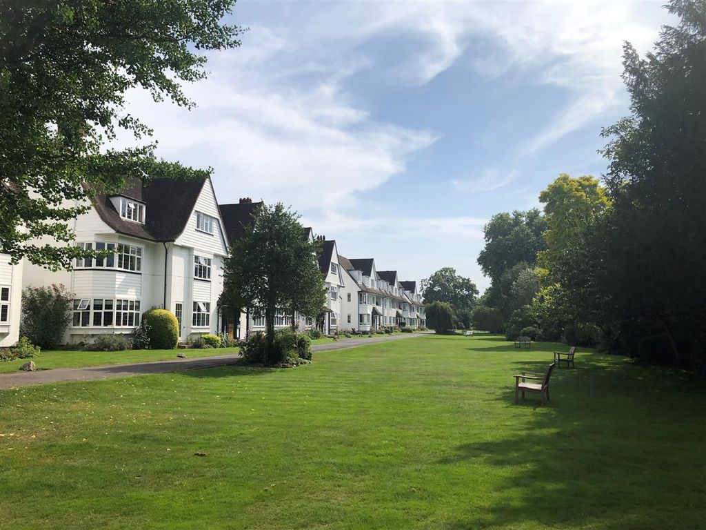 Property photo 1 of 13 Whole Row.Jpg