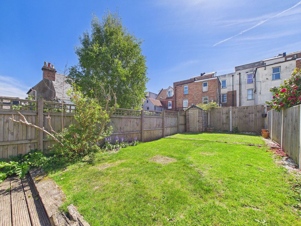 Property photo 2 of 17 Private Garden