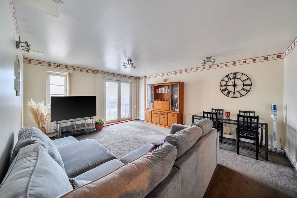 Property photo 1 of 13 Lounge/Dining Area