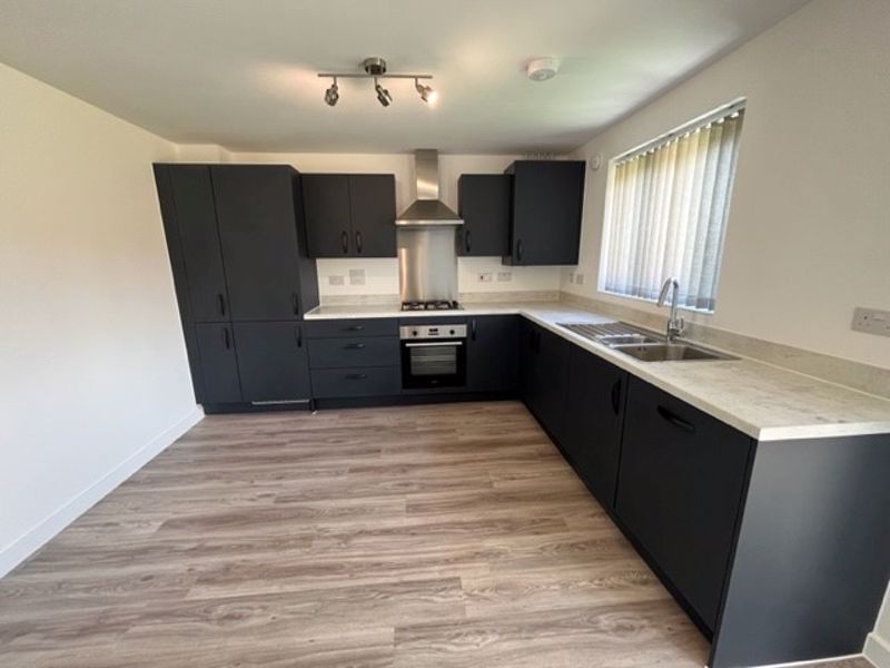 Property photo 3 of 10 Photo 5