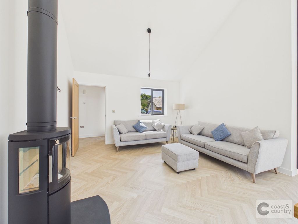 Property photo 2 of 35
