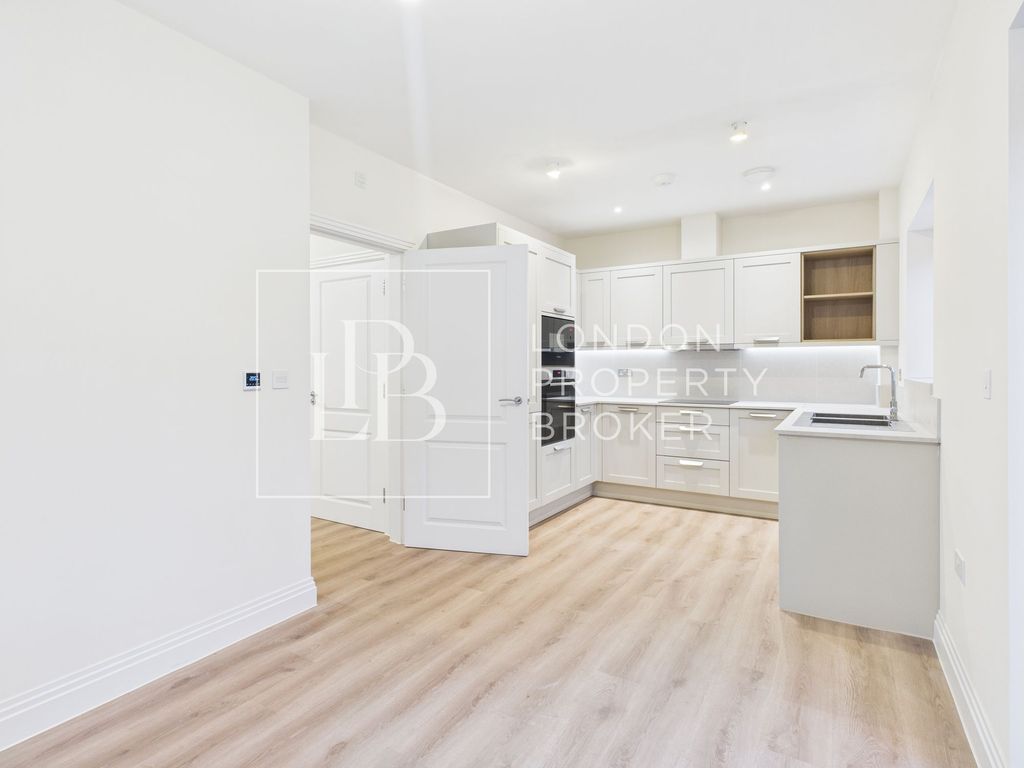 Property photo 1 of 35