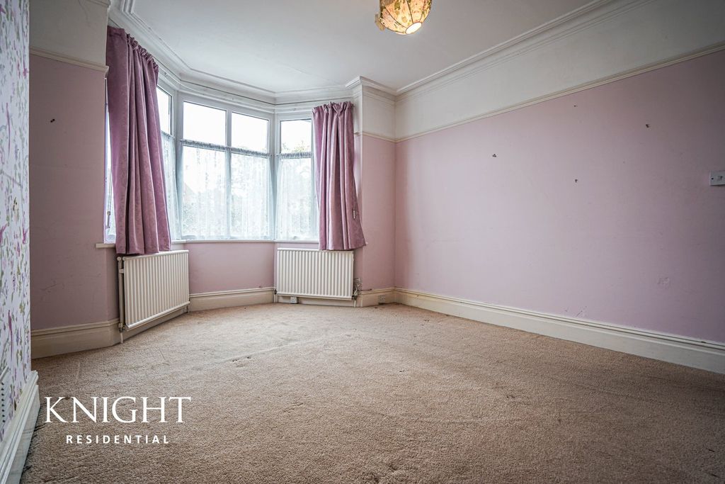 Additional image 10 of 2 bed property for saleConnaught Avenue, Frinton-On-Sea CO13