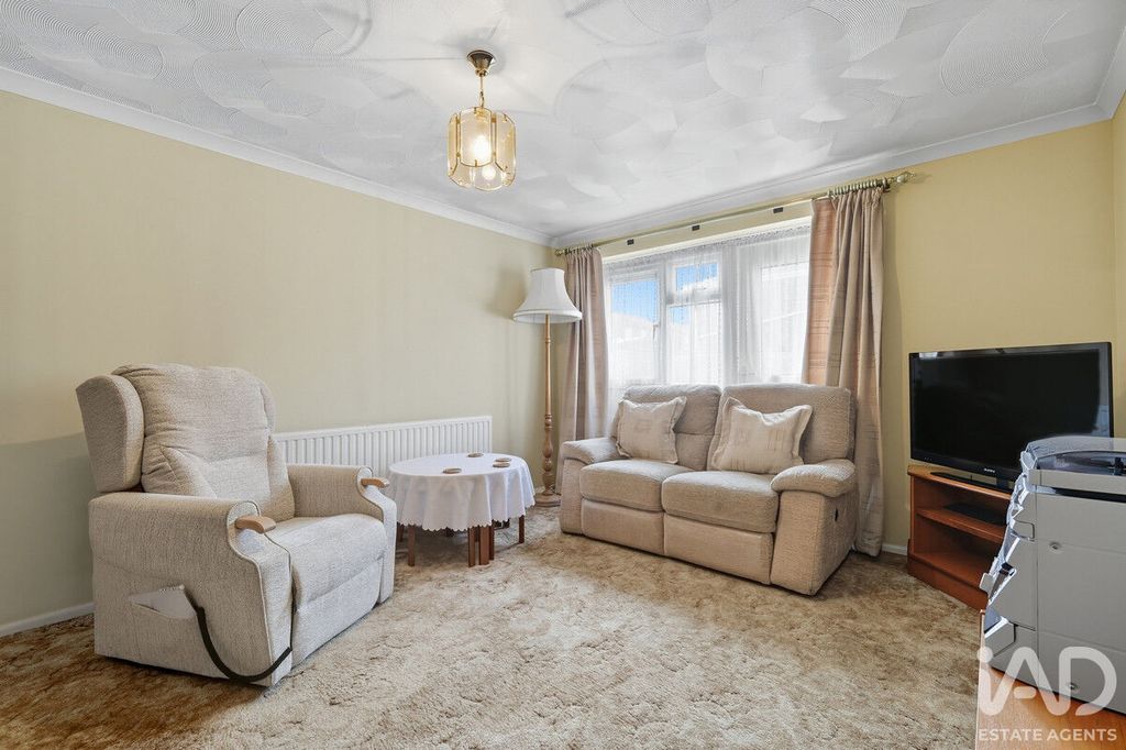 Property photo 2 of 29