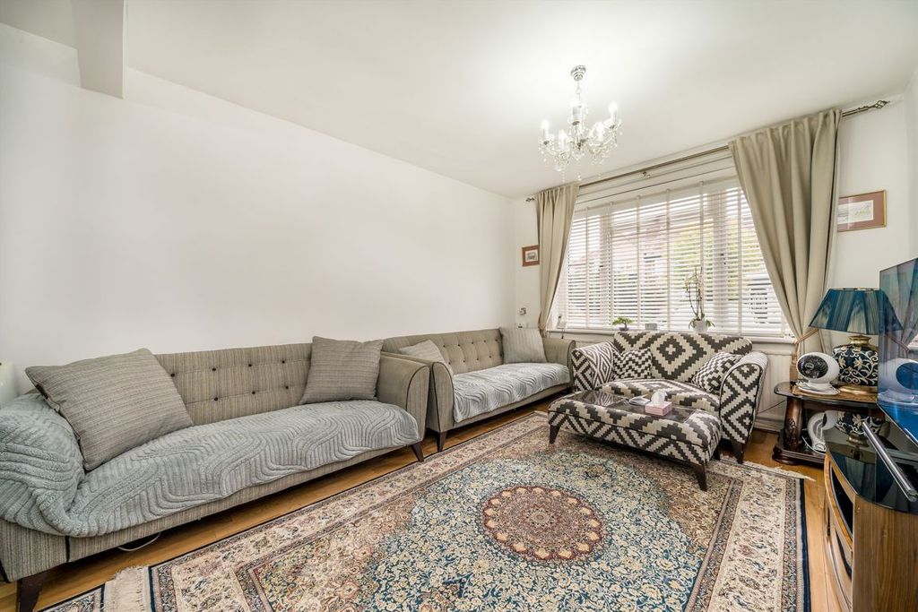 Property photo 3 of 9