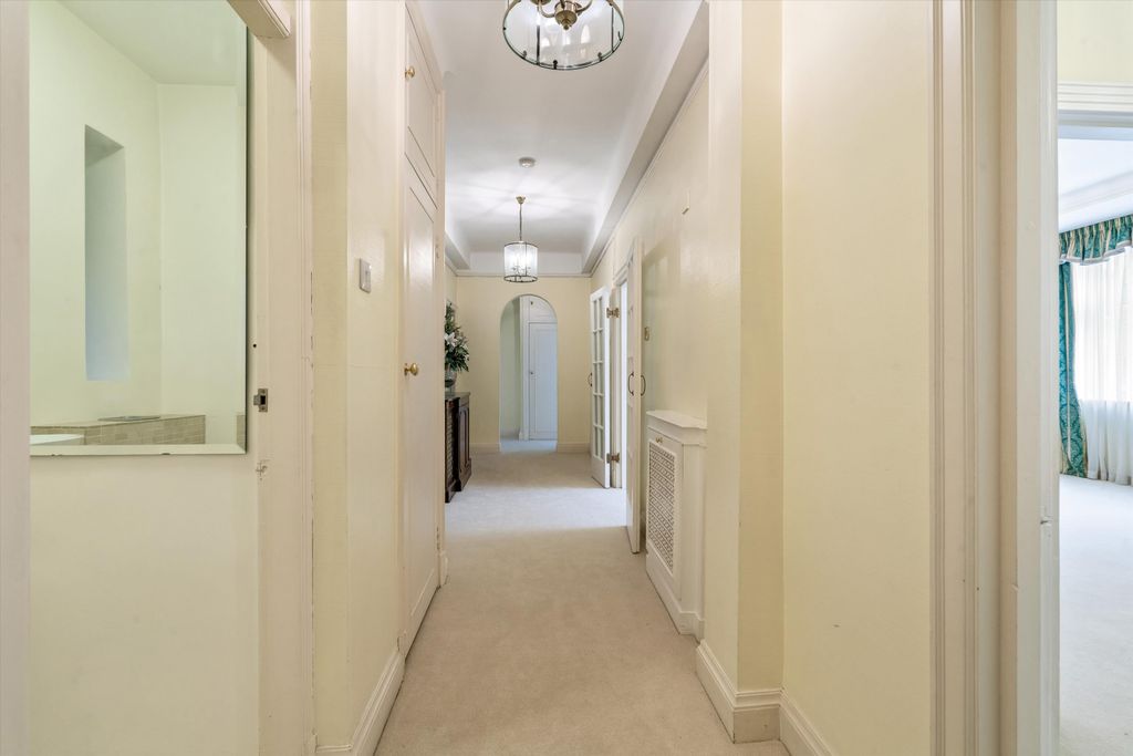 Property photo 2 of 12 Image