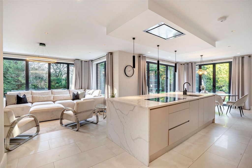Property photo 1 of 32 Kitchen/Liv/Diner
