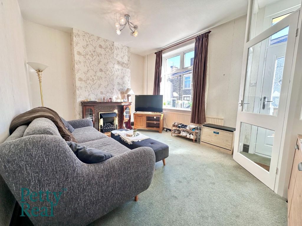 Property photo 2 of 12 7Ef8C591-D0B4-42Ca-A7A5-7D6772Cbedf0.Jpeg