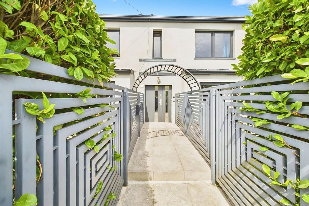 Property photo 3 of 43 Da042d19-107387_34032252_Img_05_0000.Jpeg