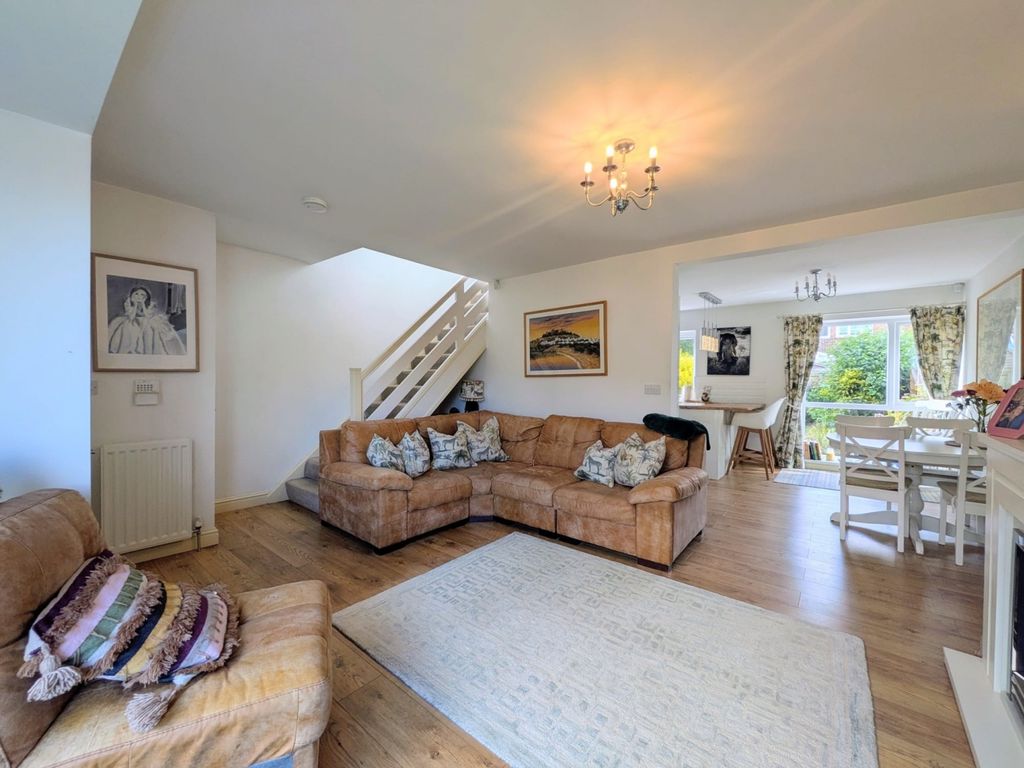 Property photo 2 of 17 518Fc493-Cf41-4383-Bc52-7Bcc2Eeb4423