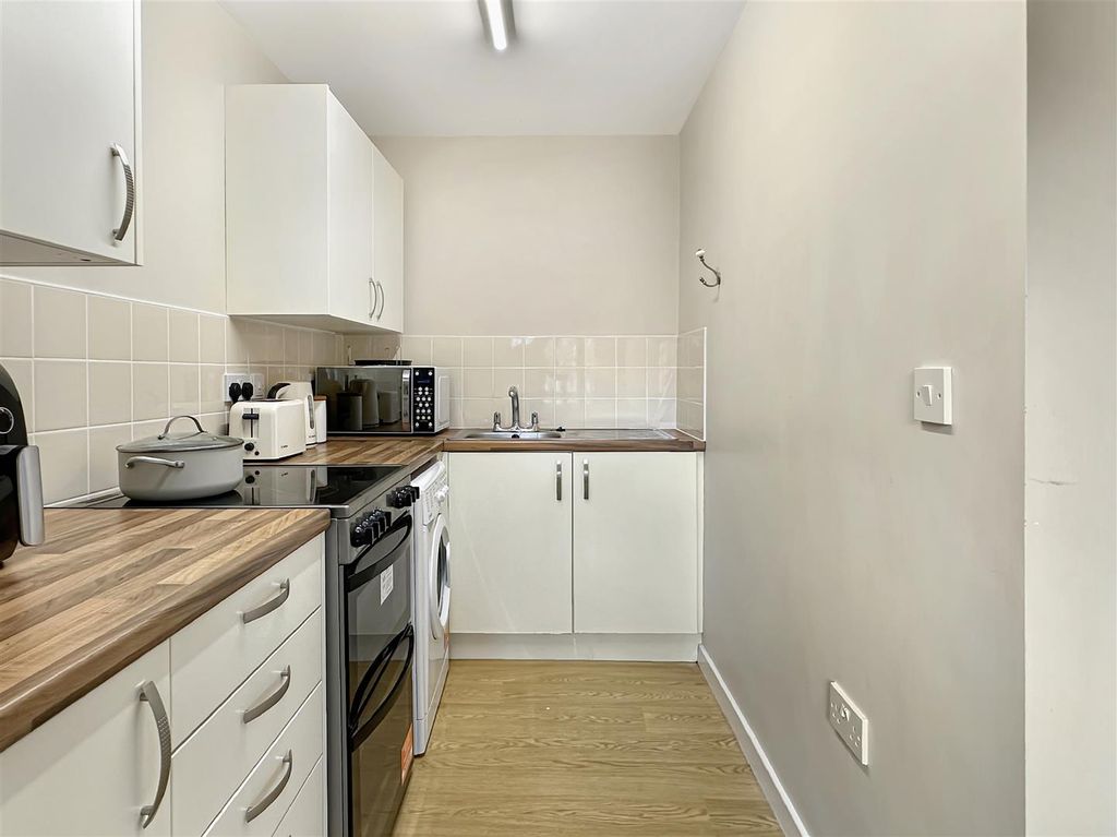 Property photo 3 of 12 Img (7).Jpg