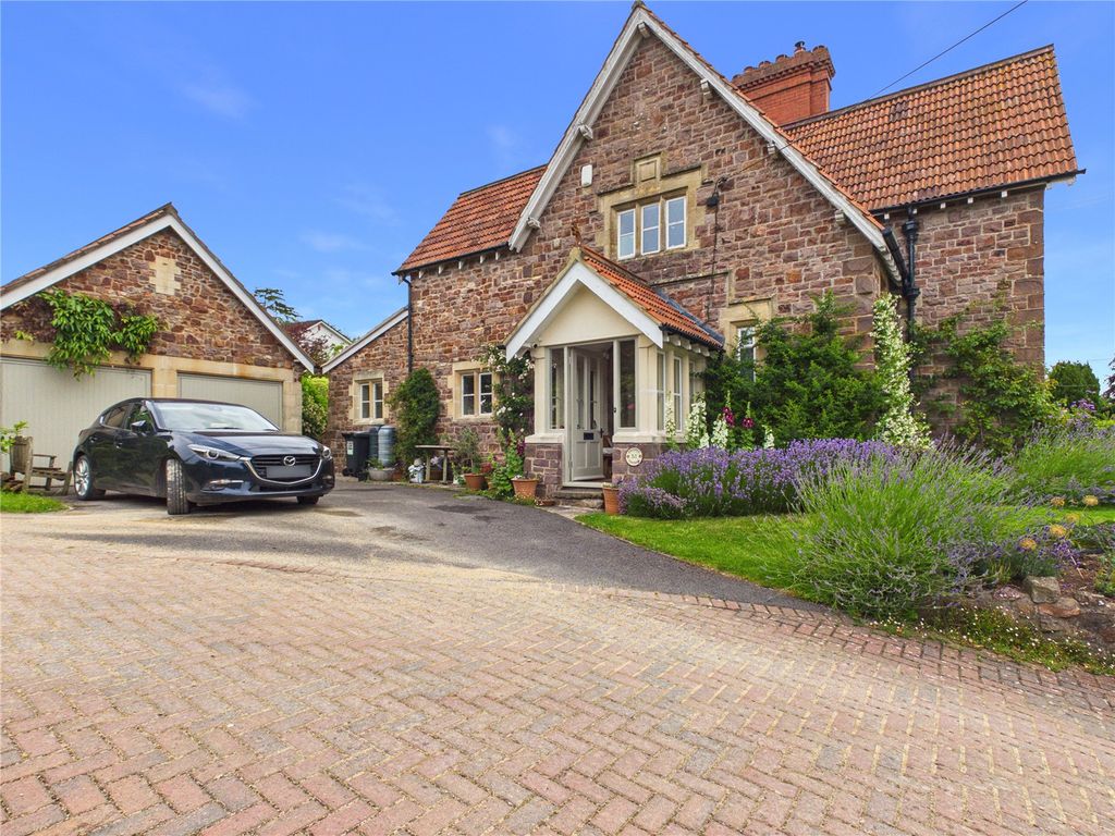 Property photo 1 of 41 Picture No. 14