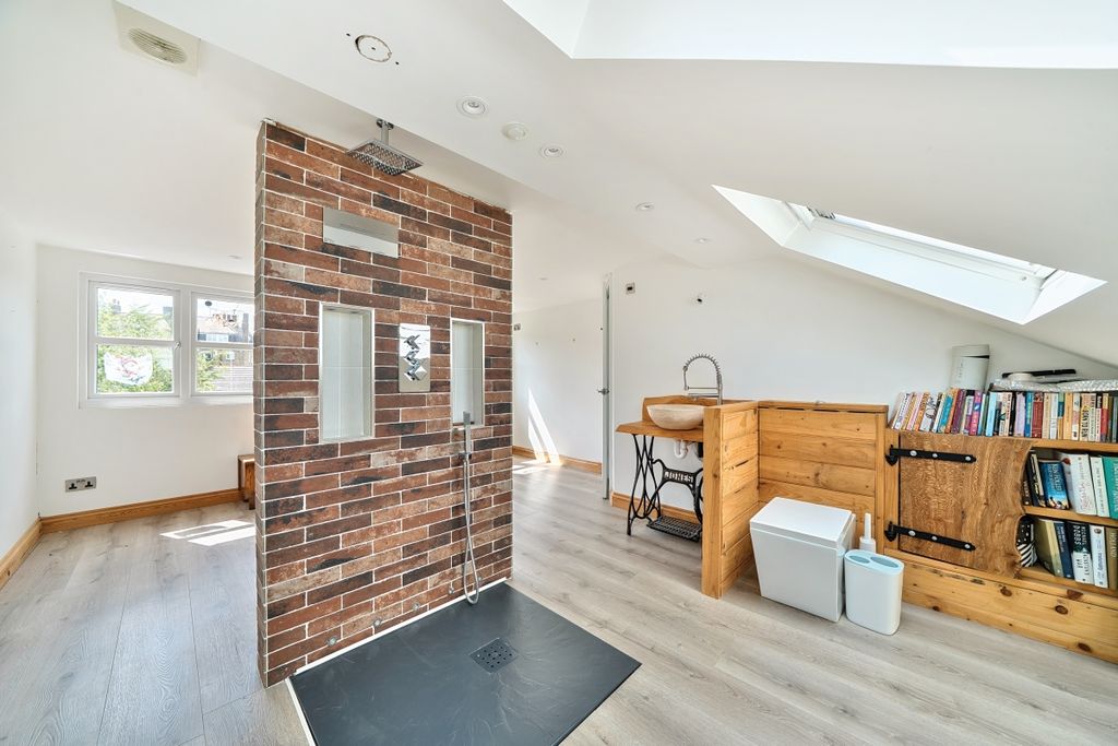 Property photo 3 of 40 1328197-26-6877Bd...