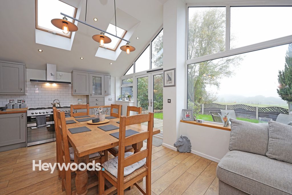 Property photo 2 of 47 0F1A6301