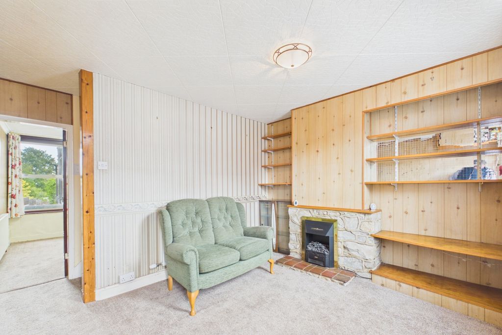 Property photo 3 of 15 Picture No. 02