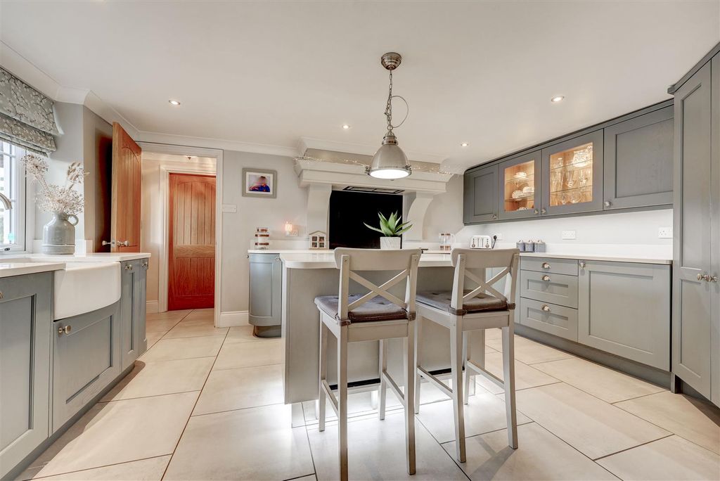 Property photo 3 of 45 Kitchen