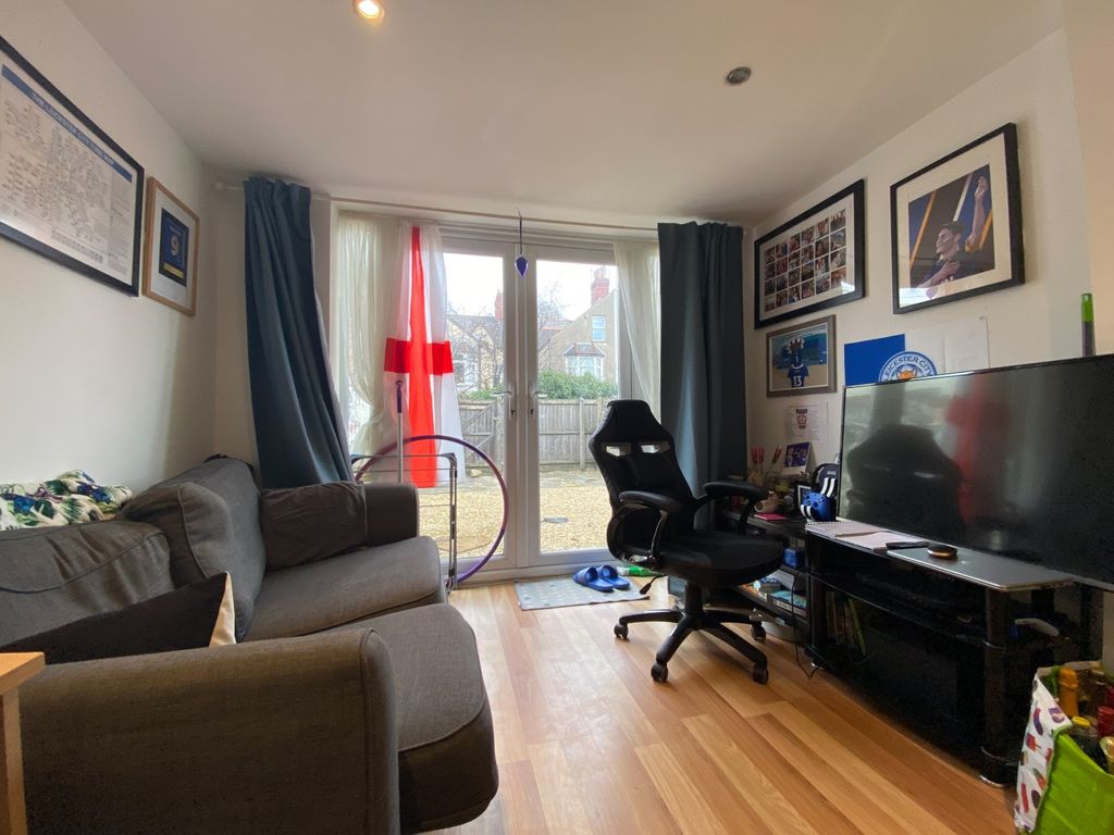 Property photo 2 of 6