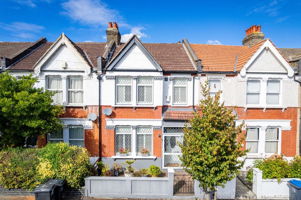 Property photo 1 of 12