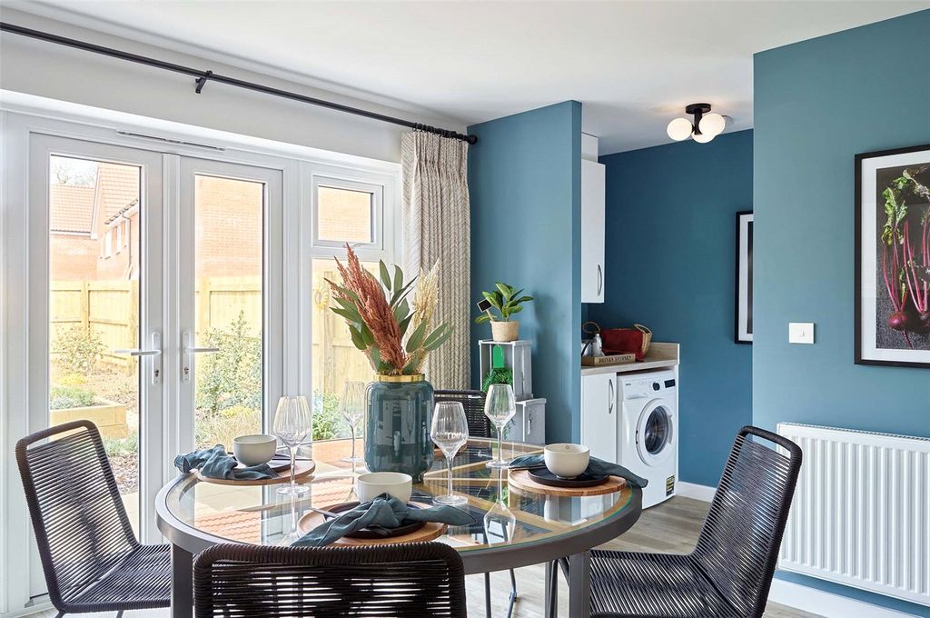 Property photo 2 of 9 Dining Area