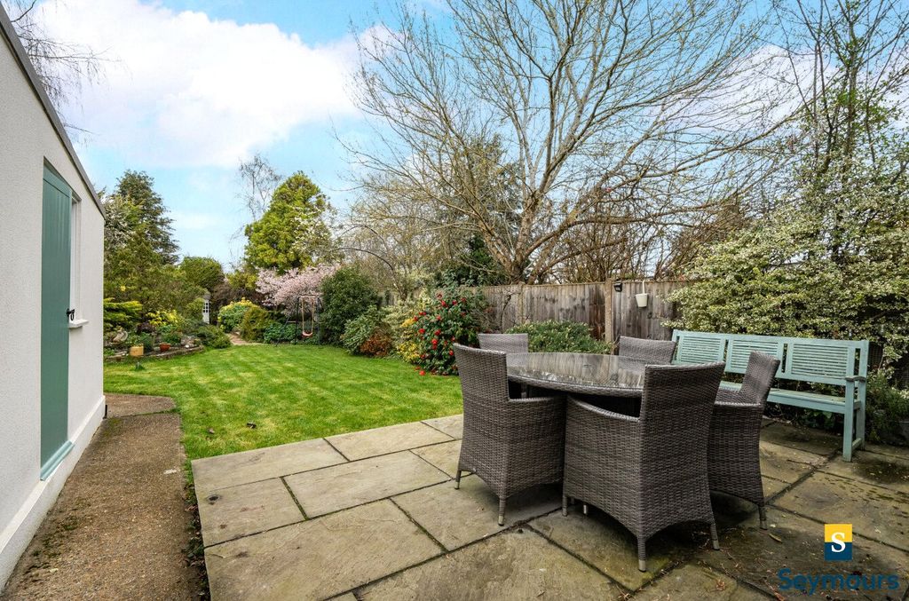 Property photo 3 of 23 Garden