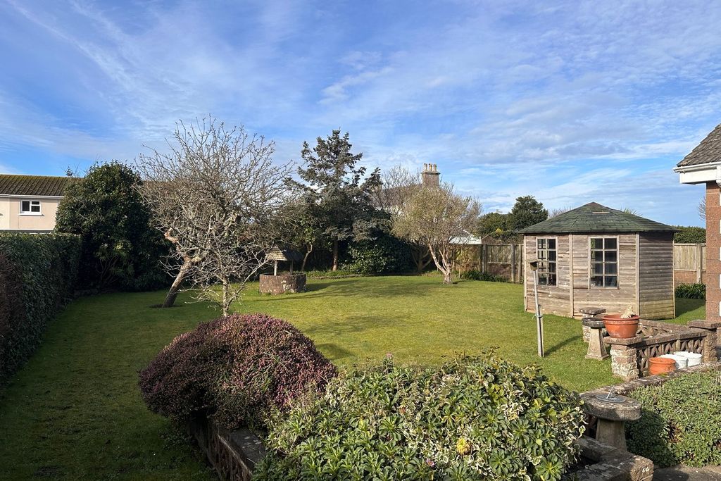 Property photo 2 of 25