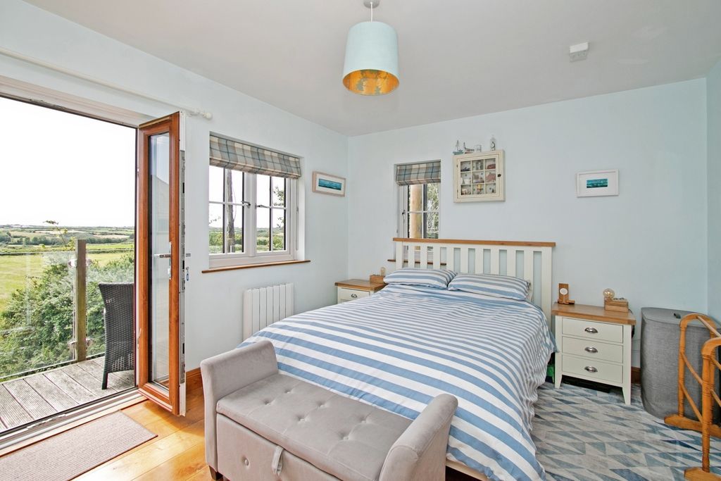 Property photo 3 of 20 Pbox-Img.Jpg