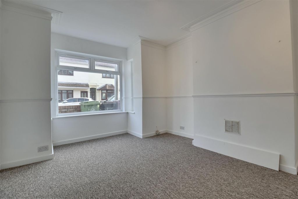 Property photo 3 of 13 4Bfd2145-E884-480F-A84F-408D6C4F3B16_1_201_A.Jpeg