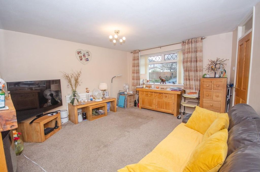 Property photo 2 of 14 Lounge.Jpg