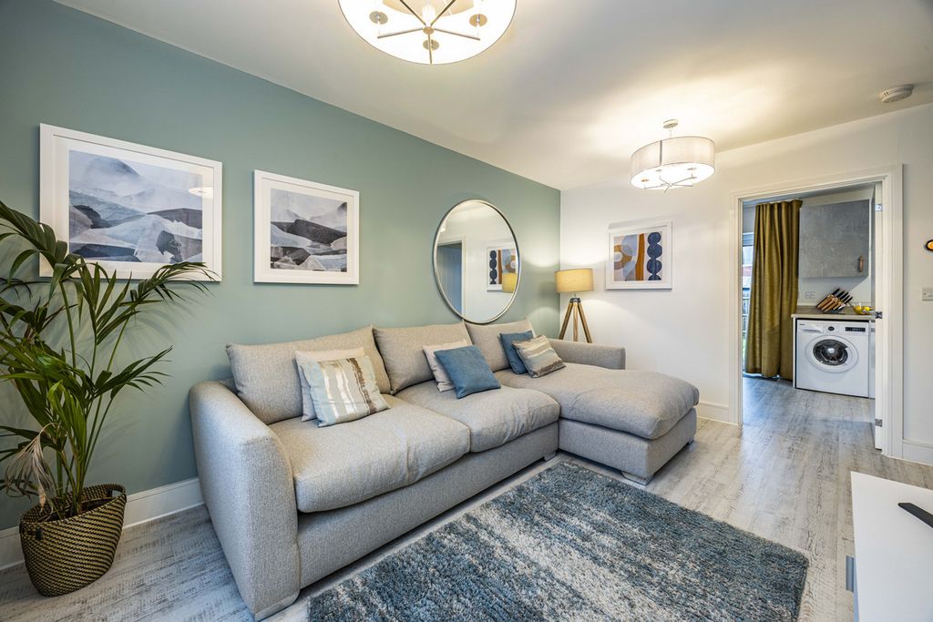 Property photo 3 of 12