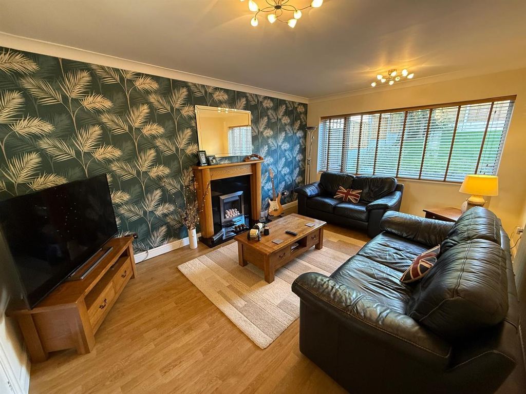 Property photo 3 of 21