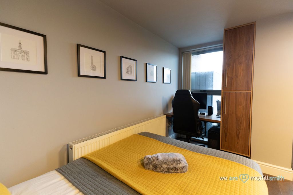 Property photo 3 of 11