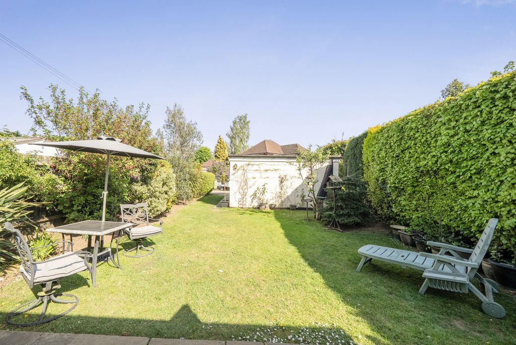 Property photo 3 of 20 1452174-12-69F0F6...